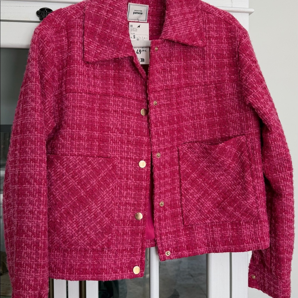 Beautiful tweed hackat in hot pink. Size s. Never used.